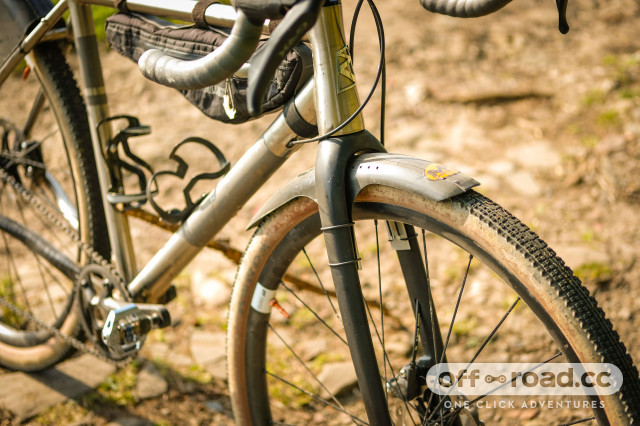 Gravel mudguard clearance